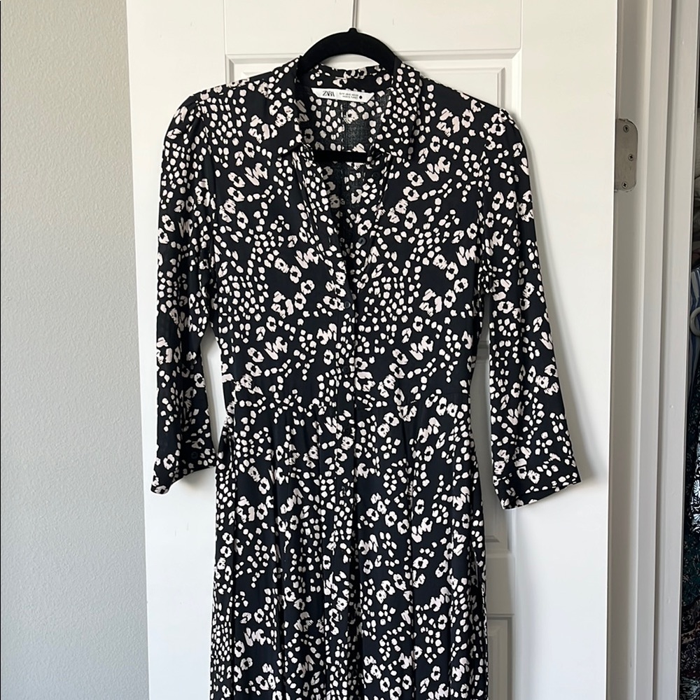 Zara Black and White Sheath Dress with 3/4 Sleeves
